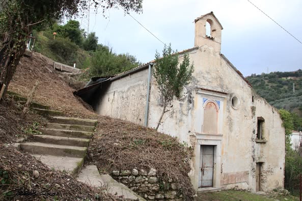 "Salviamo la chiesa della Madonna di Loreto di Eboli"